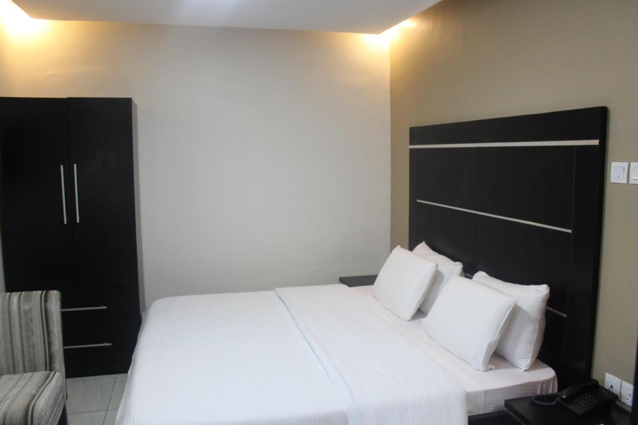 Urban Metro Inn Lagos Eksteriør billede