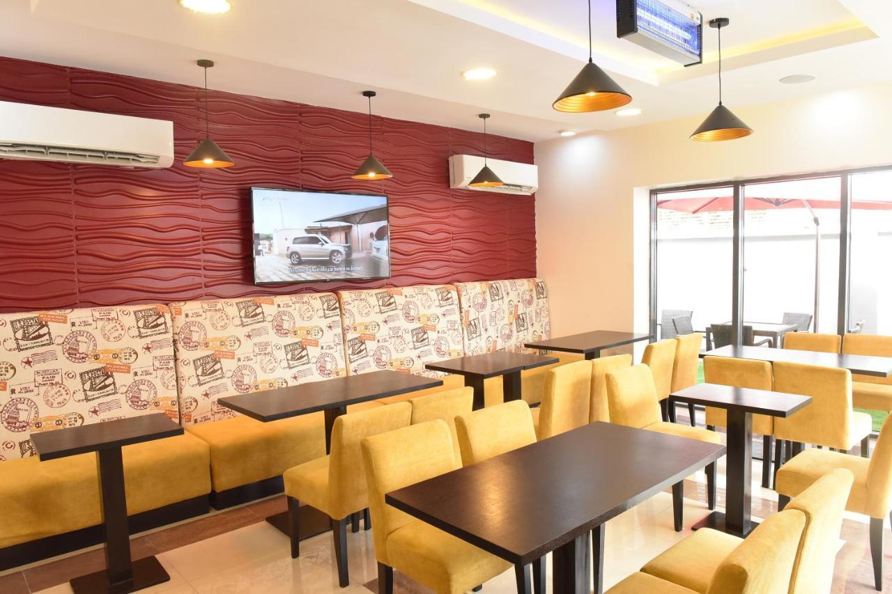 Urban Metro Inn Lagos Eksteriør billede